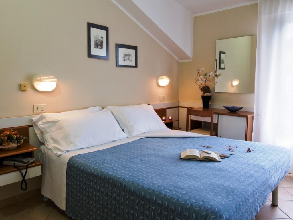Hotel La Cappuccina Riccione Ruang foto