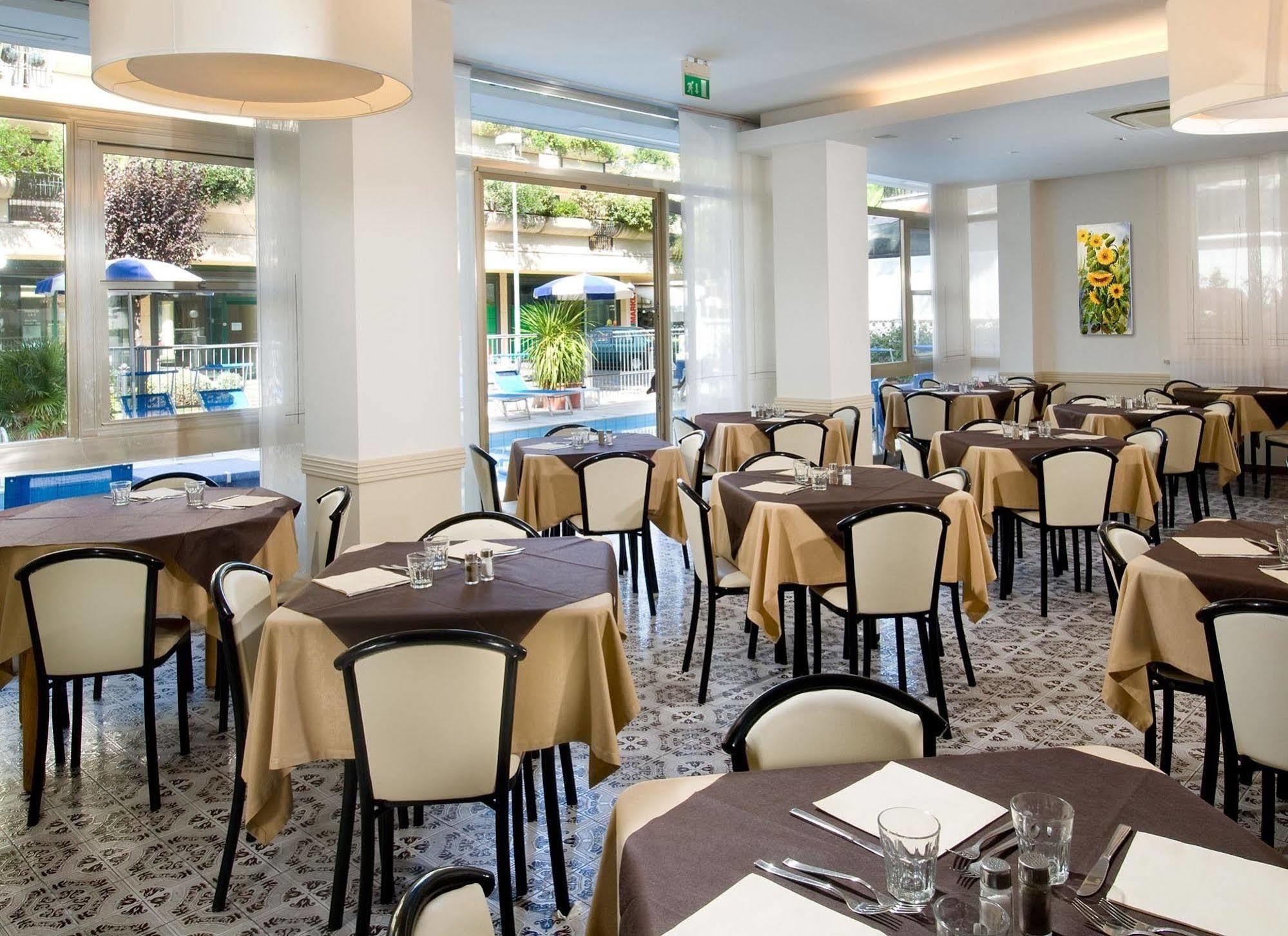 Hotel La Cappuccina Riccione Bagian luar foto